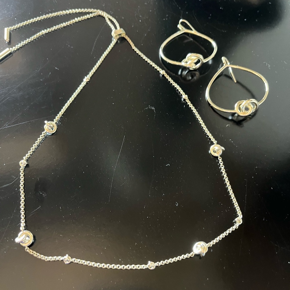 Kendra Scott necklace and matching earrings